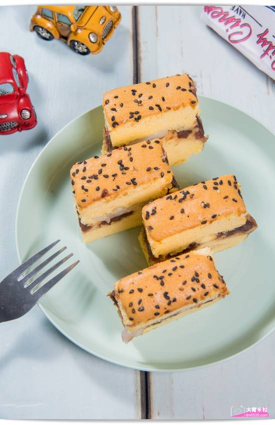 百元平價古早味蛋糕,朵玫絲甜點森林,爆漿內餡超滿溢,每日現烤出爐立馬瘋搶,每週單雙日推出限定口味,高雄三民美食,高雄甜點推薦, - 大胃米粒 DAVID & MILLY