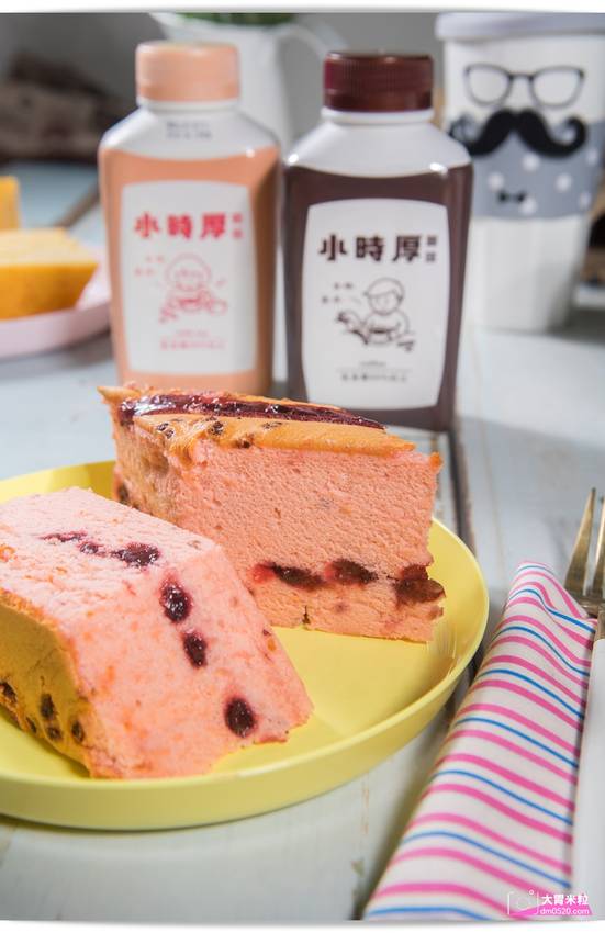 百元平價古早味蛋糕,朵玫絲甜點森林,爆漿內餡超滿溢,每日現烤出爐立馬瘋搶,每週單雙日推出限定口味,高雄三民美食,高雄甜點推薦, - 大胃米粒 DAVID & MILLY