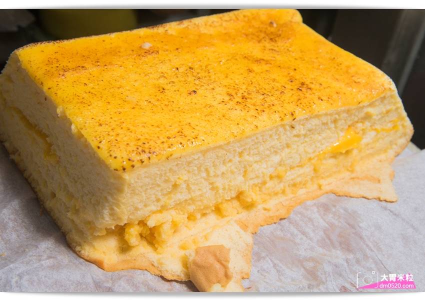 百元平價古早味蛋糕,朵玫絲甜點森林,爆漿內餡超滿溢,每日現烤出爐立馬瘋搶,每週單雙日推出限定口味,高雄三民美食,高雄甜點推薦, - 大胃米粒 DAVID & MILLY