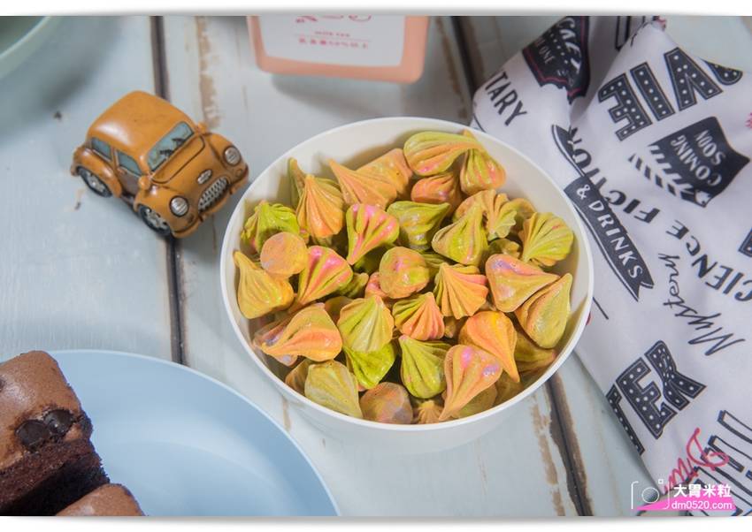 百元平價古早味蛋糕,朵玫絲甜點森林,爆漿內餡超滿溢,每日現烤出爐立馬瘋搶,每週單雙日推出限定口味,高雄三民美食,高雄甜點推薦, - 大胃米粒 DAVID & MILLY