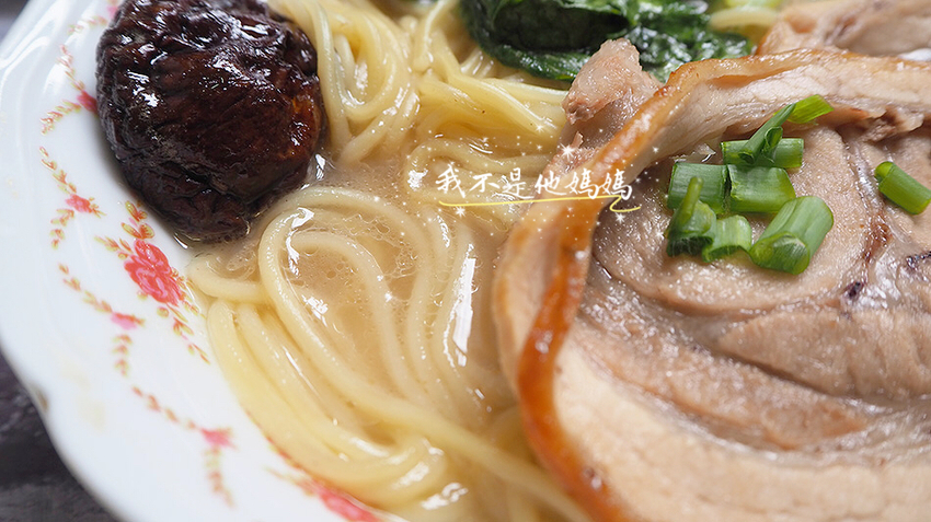 三峽老街美食,三峽老街拉麵,三峽老街平價美食,三峽老街平價日式,三峽老街平價拉麵,三峽老街宵夜,三峽老街 宵夜 拉麵,初原拉麵冷凍調理包