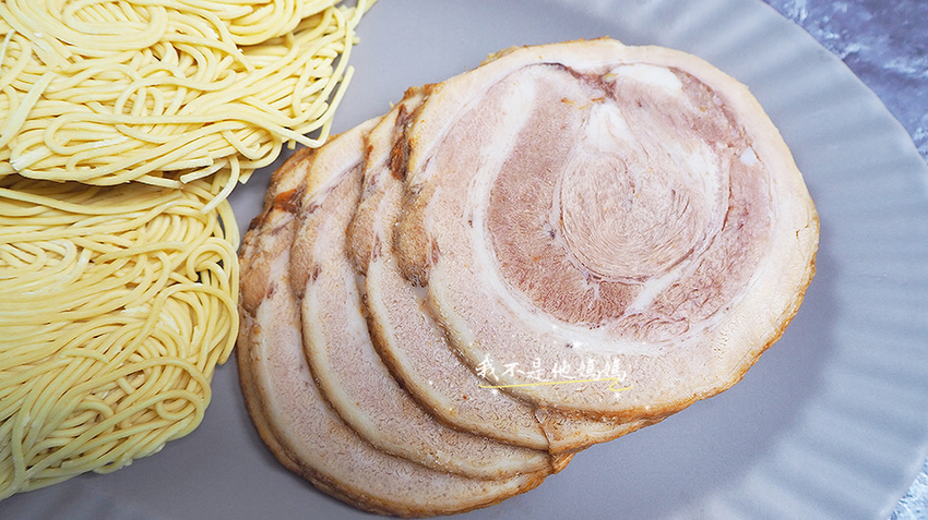 冷凍叉燒豚骨拉麵,明治拉麵,幸福拉麵,幸福拉麵 評價,武漢肺炎 防疫美食,武漢肺炎 冷凍食品,武漢肺炎 免疫力,囤貨拉麵,囤貨冷凍食品,囤貨雞湯