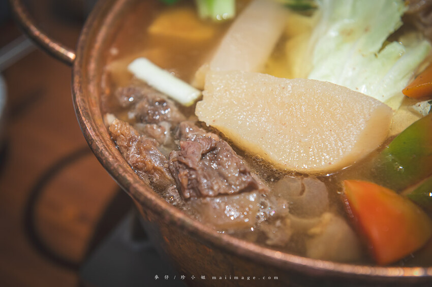 台北美食｜牛肆湯鍋 ～台北超人氣的溫體牛肉蔬菜火鍋，網路預約困難店想吃請趁早訂位
