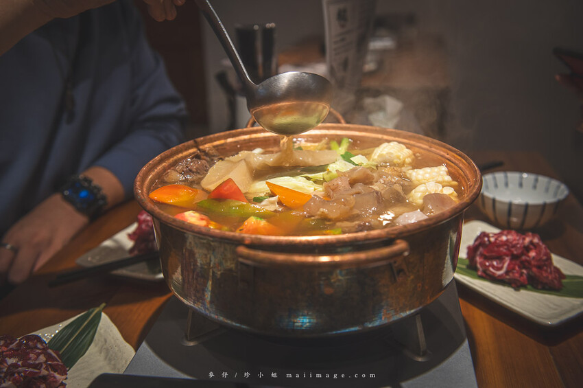 台北美食｜牛肆湯鍋 ～台北超人氣的溫體牛肉蔬菜火鍋，網路預約困難店想吃請趁早訂位