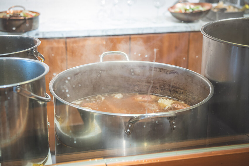台北美食｜牛肆湯鍋 ～台北超人氣的溫體牛肉蔬菜火鍋，網路預約困難店想吃請趁早訂位