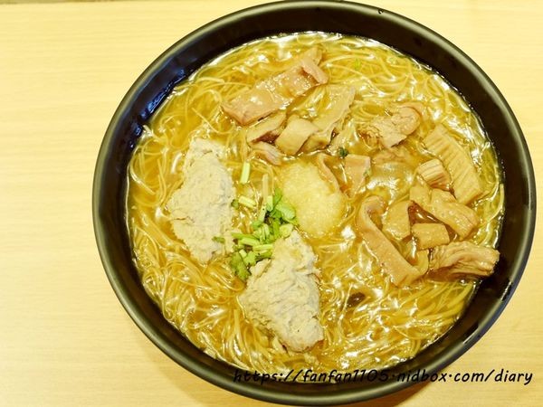 【台北美食】万家紅麵線-大安店 #古早味 #台灣小吃 #大安站 #巷弄美食 #東石鮮蚵 #麵線  (8).JPG