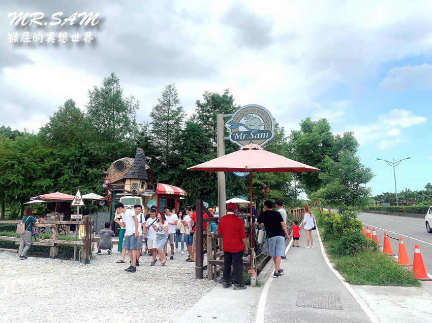 【花蓮景點】Mr. Sam山姆先生咖啡館,瞬間掉進童話故事裡!超夢幻粉色西瓜霜淇淋好吃又好拍!花蓮IG打卡景點! @猴屁的異想世界