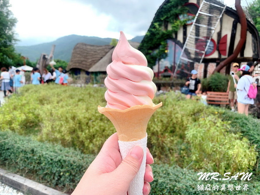 【花蓮景點】Mr. Sam山姆先生咖啡館,瞬間掉進童話故事裡!超夢幻粉色西瓜霜淇淋好吃又好拍!花蓮IG打卡景點! @猴屁的異想世界