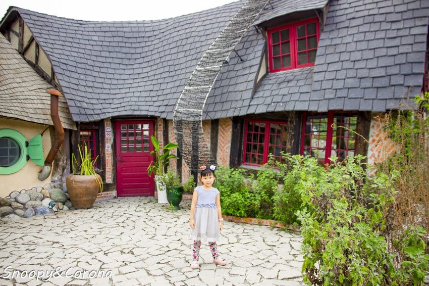 【吃喝．花蓮】壽豐景點／Mr.Sam山姆先生咖啡館～最夢幻的童話屋咖啡館，彷復進入魔戒哈比人居住的夏爾村