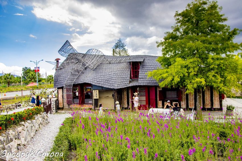 【吃喝．花蓮】壽豐景點／Mr.Sam山姆先生咖啡館～最夢幻的童話屋咖啡館，彷復進入魔戒哈比人居住的夏爾村