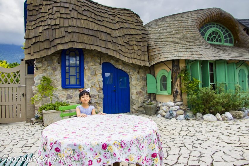 【吃喝．花蓮】壽豐景點／Mr.Sam山姆先生咖啡館～最夢幻的童話屋咖啡館，彷復進入魔戒哈比人居住的夏爾村