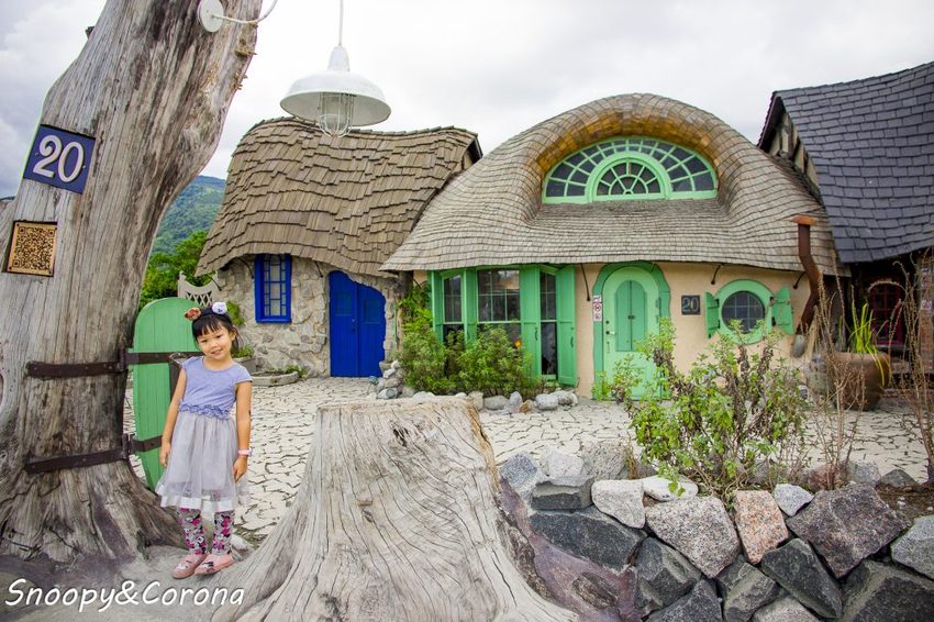 【吃喝．花蓮】壽豐景點／Mr.Sam山姆先生咖啡館～最夢幻的童話屋咖啡館，彷復進入魔戒哈比人居住的夏爾村