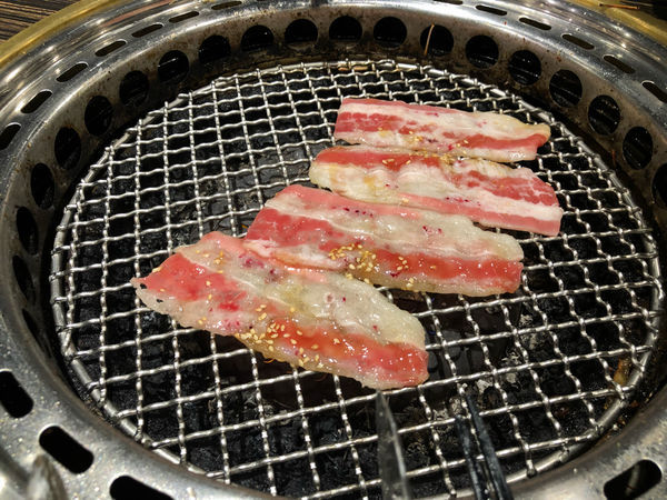 圓圓家愛吃貨—新北樹林《好客燒烤》滿滿的肉,新鮮的海味,海鮮燒烤吃到飽,樹林秀泰店2018新開幕!!