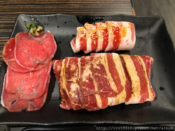 圓圓家愛吃貨—新北樹林《好客燒烤》滿滿的肉,新鮮的海味,海鮮燒烤吃到飽,樹林秀泰店2018新開幕!!
