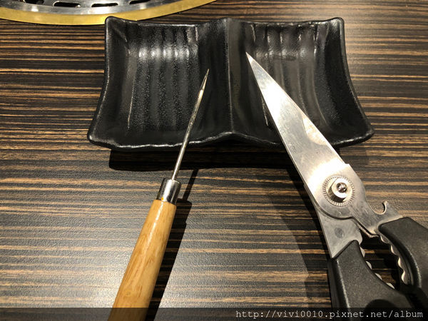 圓圓家愛吃貨—新北樹林《好客燒烤》滿滿的肉,新鮮的海味,海鮮燒烤吃到飽,樹林秀泰店2018新開幕!!