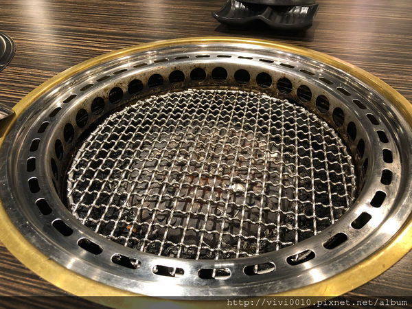 圓圓家愛吃貨—新北樹林《好客燒烤》滿滿的肉,新鮮的海味,海鮮燒烤吃到飽,樹林秀泰店2018新開幕!!