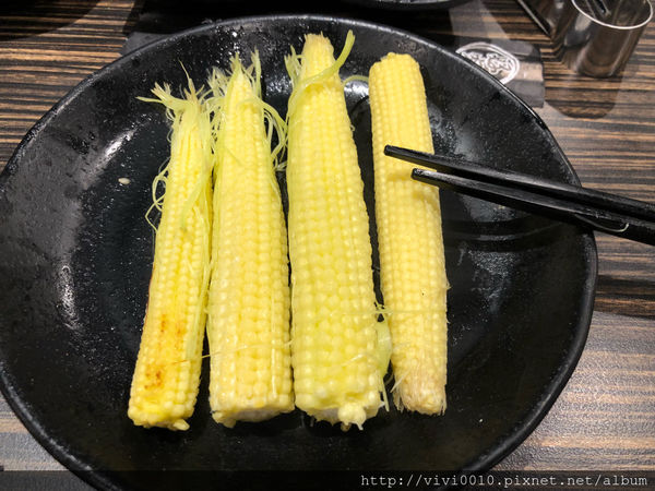 圓圓家愛吃貨—新北樹林《好客燒烤》滿滿的肉,新鮮的海味,海鮮燒烤吃到飽,樹林秀泰店2018新開幕!!