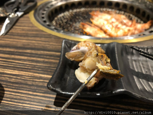 圓圓家愛吃貨—新北樹林《好客燒烤》滿滿的肉,新鮮的海味,海鮮燒烤吃到飽,樹林秀泰店2018新開幕!!