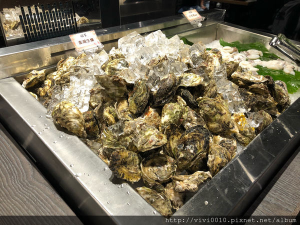 圓圓家愛吃貨—新北樹林《好客燒烤》滿滿的肉,新鮮的海味,海鮮燒烤吃到飽,樹林秀泰店2018新開幕!!