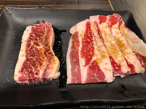 圓圓家愛吃貨—新北樹林《好客燒烤》滿滿的肉,新鮮的海味,海鮮燒烤吃到飽,樹林秀泰店2018新開幕!!