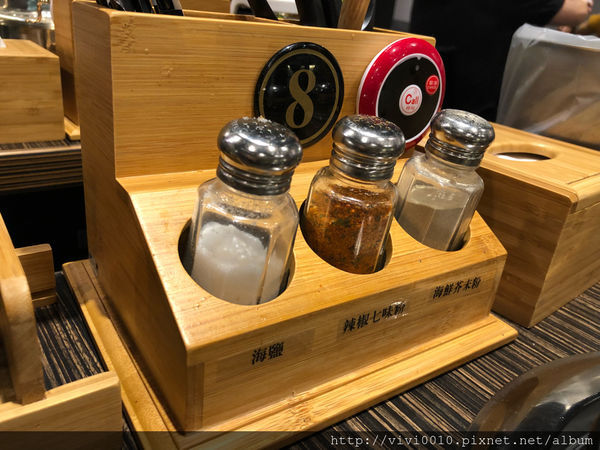 圓圓家愛吃貨—新北樹林《好客燒烤》滿滿的肉,新鮮的海味,海鮮燒烤吃到飽,樹林秀泰店2018新開幕!!