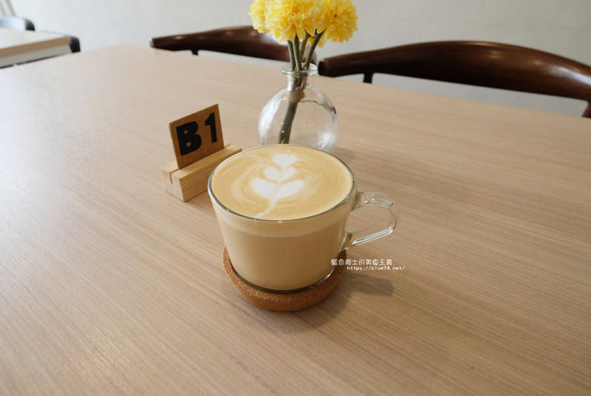 台中大里│在廚房-蔬食的美味,份量足,環境優 - 藍色起士的美食主義