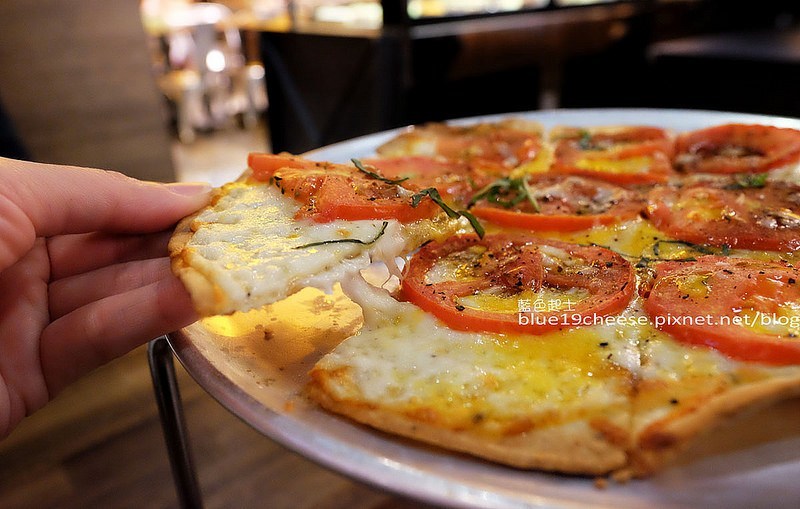台中大里│在廚房-蔬食的美味,份量足,環境優 - 藍色起士的美食主義