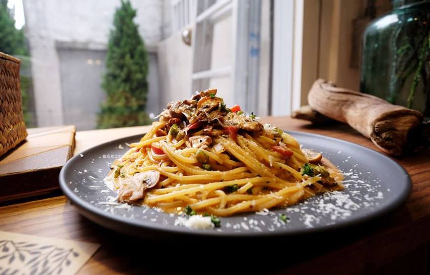 台中大里│在廚房-蔬食的美味,份量足,環境優 - 藍色起士的美食主義