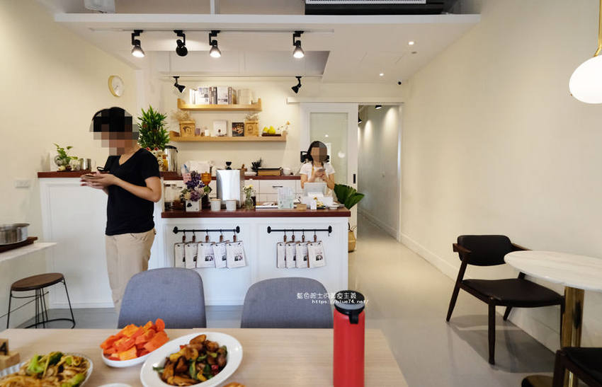 台中大里│在廚房-蔬食的美味,份量足,環境優 - 藍色起士的美食主義