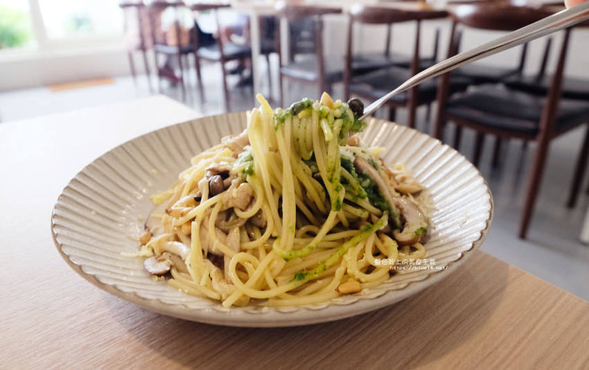 台中大里│在廚房-蔬食的美味,份量足,環境優 - 藍色起士的美食主義