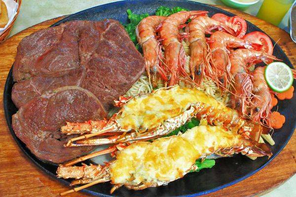 【板橋美食】原創厚切牛排-多汁程度破表！超過３公分厚度的爆汁厚切豬排