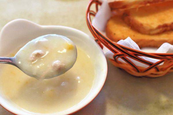 【板橋美食】原創厚切牛排-多汁程度破表！超過３公分厚度的爆汁厚切豬排