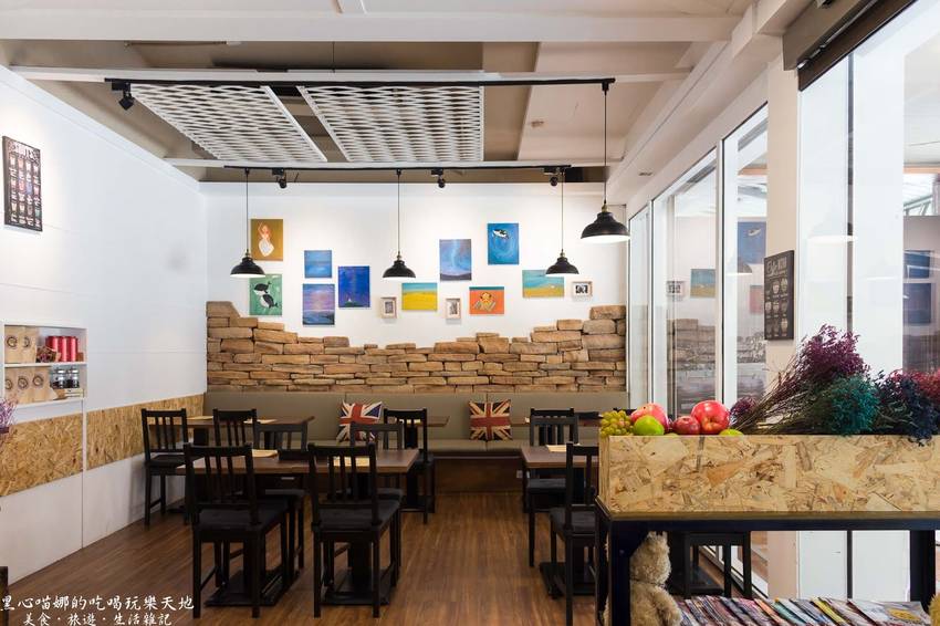 高雄左營︱O.manny 奧曼尼 Kitchen　寧靜小店、超邪惡熱鍋鬆餅，邂逅一場食與畫交織的優雅繽紛好時光！