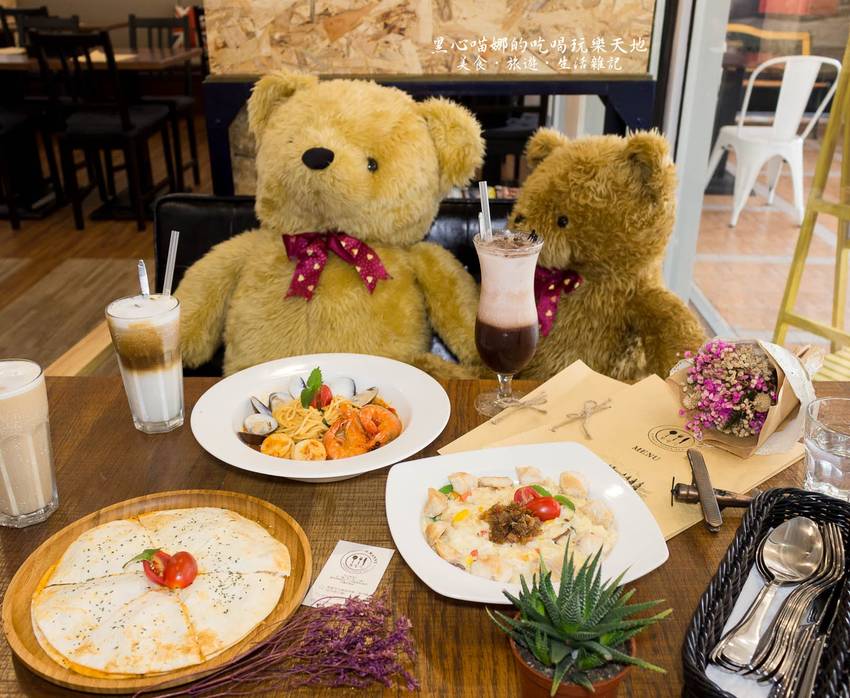 高雄左營︱O.manny 奧曼尼 Kitchen　寧靜小店、超邪惡熱鍋鬆餅，邂逅一場食與畫交織的優雅繽紛好時光！