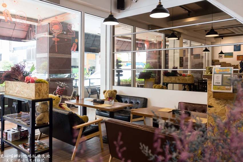 高雄左營︱O.manny 奧曼尼 Kitchen　寧靜小店、超邪惡熱鍋鬆餅，邂逅一場食與畫交織的優雅繽紛好時光！