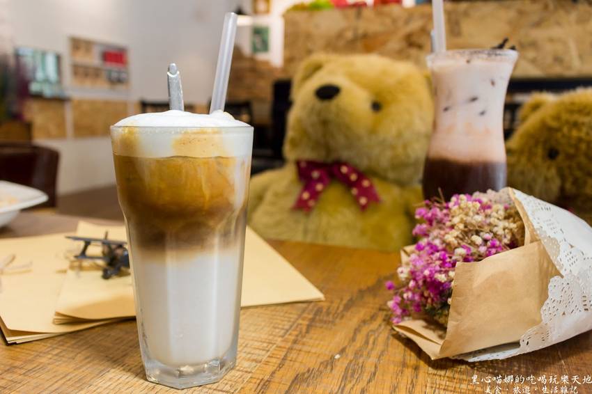 高雄左營︱O.manny 奧曼尼 Kitchen　寧靜小店、超邪惡熱鍋鬆餅，邂逅一場食與畫交織的優雅繽紛好時光！