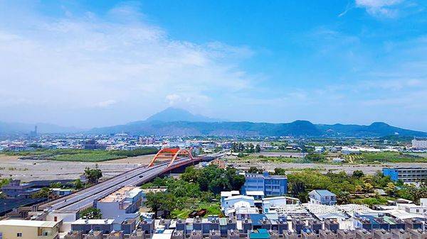 37188664_1870723512948860_5487111713264238592_n