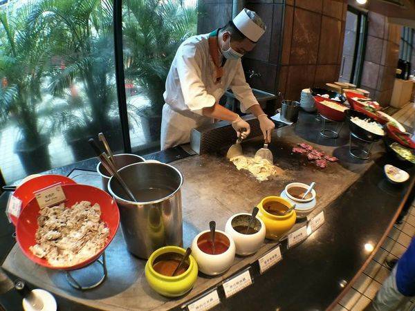 37040911_1872164989471379_7134107658394533888_n