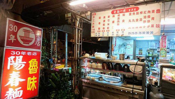 37215975_1961018417263171_4473720042403397632_n