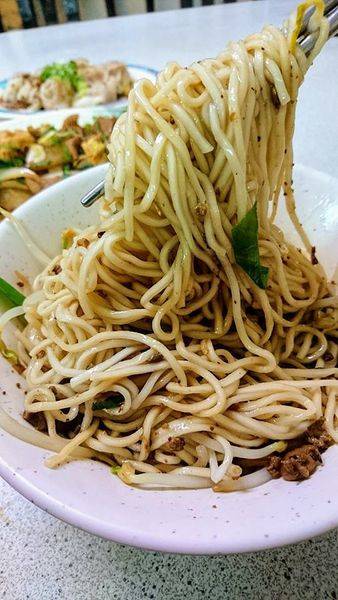 37259794_1961017653929914_8440381073384275968_n