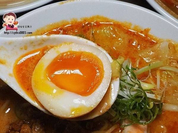 桃園觀光夜市美食-麵屋 豚次郎-精心熬煮大份量拉麵,芝麻擔擔麵讓人驚艷 (邀約) @民宿女王芽月-美食.旅遊.全台趴趴走