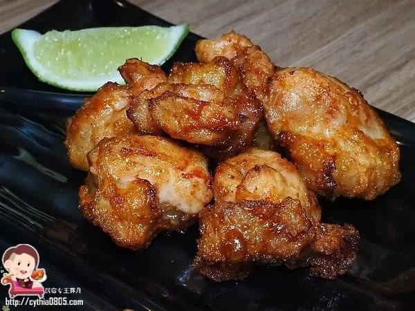 桃園觀光夜市美食-麵屋 豚次郎-精心熬煮大份量拉麵,芝麻擔擔麵讓人驚艷 (邀約) @民宿女王芽月-美食.旅遊.全台趴趴走