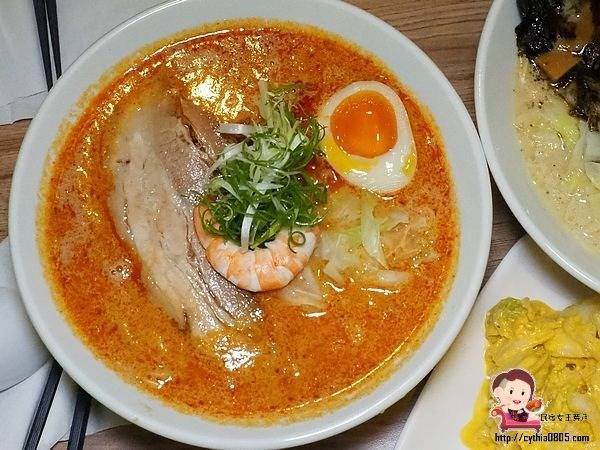 桃園觀光夜市美食-麵屋 豚次郎-精心熬煮大份量拉麵,芝麻擔擔麵讓人驚艷 (邀約) @民宿女王芽月-美食.旅遊.全台趴趴走