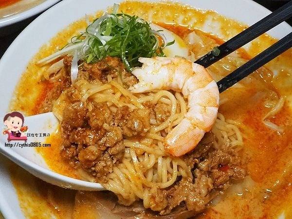 桃園觀光夜市美食-麵屋 豚次郎-精心熬煮大份量拉麵,芝麻擔擔麵讓人驚艷 (邀約) @民宿女王芽月-美食.旅遊.全台趴趴走