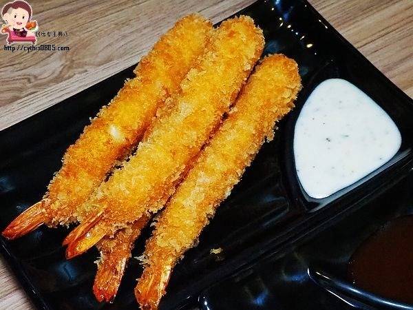 桃園觀光夜市美食-麵屋 豚次郎-精心熬煮大份量拉麵,芝麻擔擔麵讓人驚艷 (邀約) @民宿女王芽月-美食.旅遊.全台趴趴走