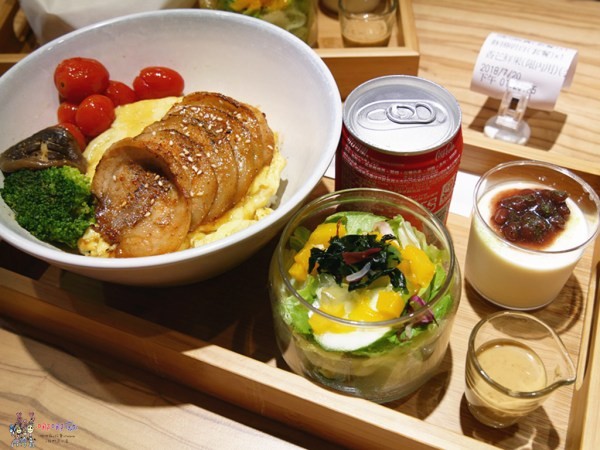 買二送一,新鮮食材,現點現做,宵夜外送,輕食套餐,咖啡免費喝,產地直達,濃湯喝到飽,桃園車站美食,精緻丼飯外送