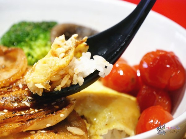 買二送一,新鮮食材,現點現做,宵夜外送,輕食套餐,咖啡免費喝,產地直達,濃湯喝到飽,桃園車站美食,精緻丼飯外送