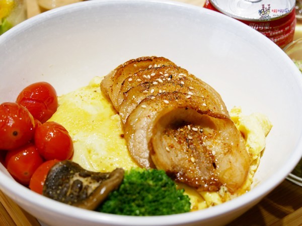 買二送一,新鮮食材,現點現做,宵夜外送,輕食套餐,咖啡免費喝,產地直達,濃湯喝到飽,桃園車站美食,精緻丼飯外送