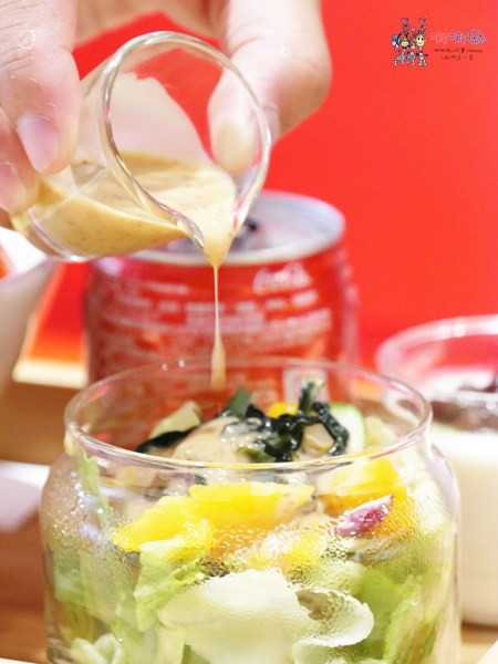 買二送一,新鮮食材,現點現做,宵夜外送,輕食套餐,咖啡免費喝,產地直達,濃湯喝到飽,桃園車站美食,精緻丼飯外送