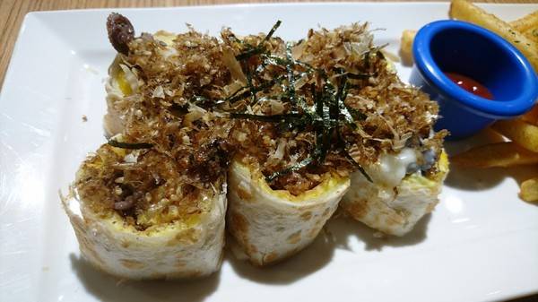 好食間早午餐：高雄~好。食間早午餐~享受早晨現作的美好時光~推創意料理倒插章魚燒~